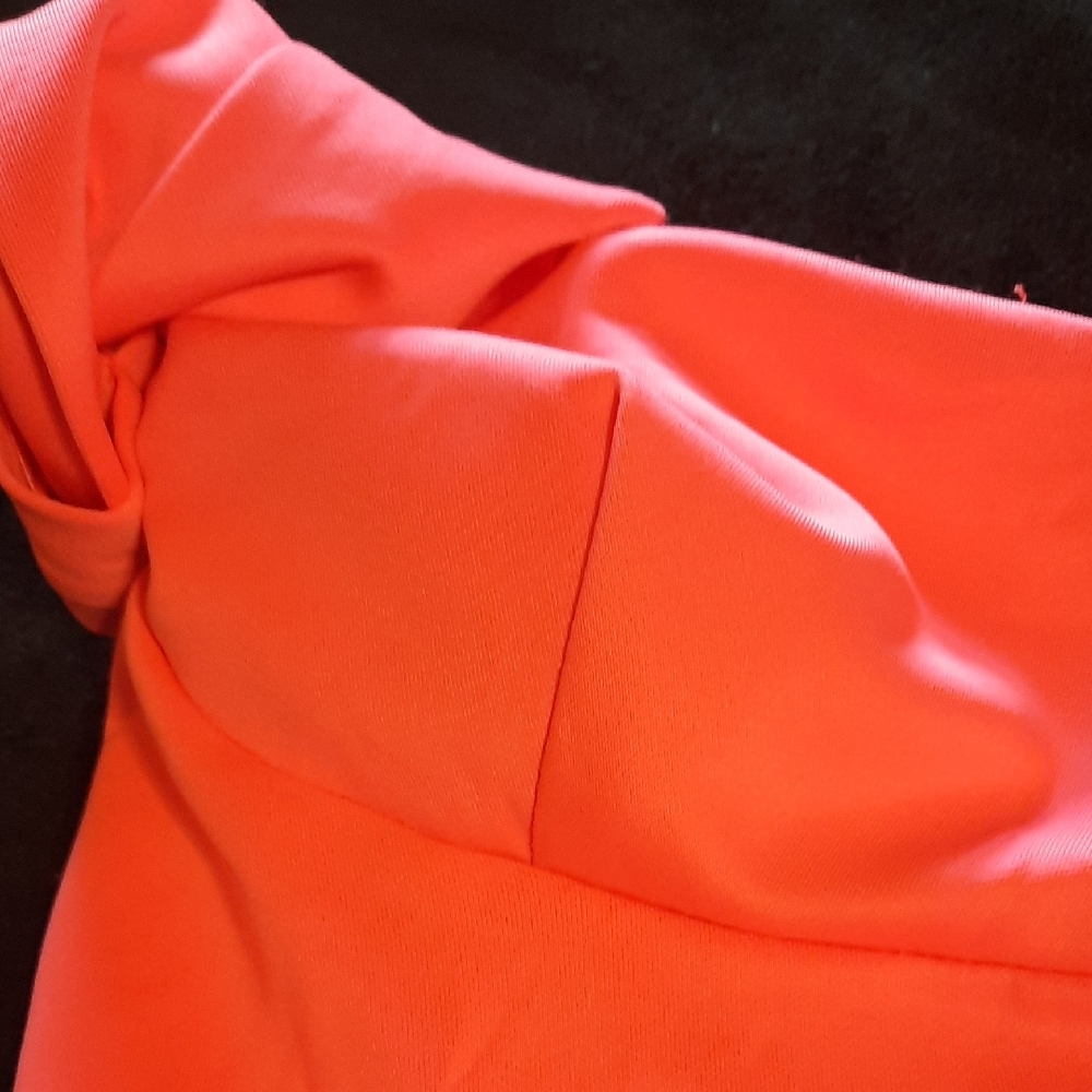 Charlotte Russe Neon Pink Crop Top - Picture 5 of 7